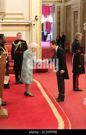 Edward 'Bear' Grylls from Ramsbury is made an OBE (Officer of the Order of the British Empire) by Queen Elizabeth II at Buckingham Palace. PRESS ASSOCIATION Photo. Picture date: Thursday October 10, 2019. Photo credit should read: Yui Mok/PA Wire Stock Photo