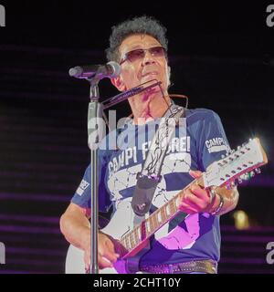 Verona, Italia. 12th Sep, 2020. Edoardo Bennato durante Festival della Bellezza, Concerto cantante italiano in Verona, Italia, 12 settembre 2020 Credit: Independent Photo Agency/Alamy Live News Stock Photo