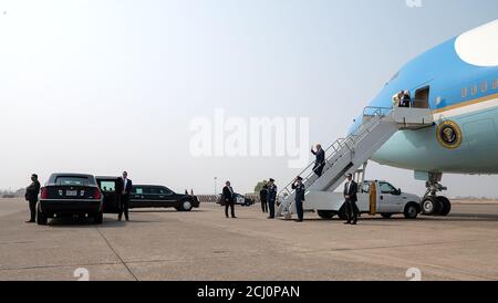 Sacramento, CA, USA. 14th Sep, 2020. President Donald Trump arrives to meets with California Gov. Gavin Newson and officials to discuss recent wildfires in the western states at Sacramento McClellan Airport on Monday, Sep 14, 2020 in Sacramento. Credit: Paul Kitagaki Jr./ZUMA Wire/Alamy Live News Stock Photo