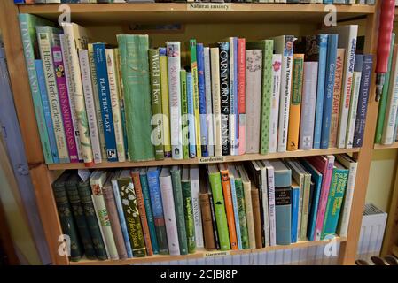 A bookshelf full of secondhand books on gardening in a Leominster Antiques Centre Stock Photo