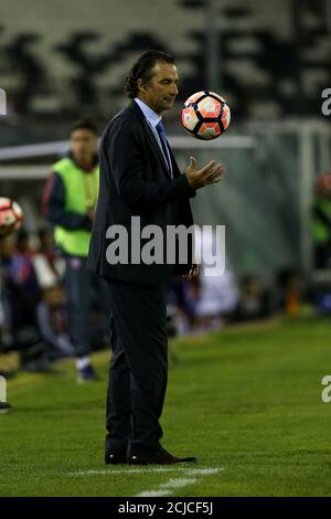 Football Soccer 2018 World Cup Qualifying Chile V Paraguay Estadio Monumental David Arellano Santiago Chile August 31 2017 Chile S National Soccer Team Head Coach Juan Antonio Pizzi Catches