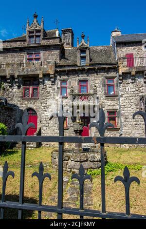 Besse-en-Chandesse. The Sainte-Marie manor . Puy de Dome department. Auvergne-Rhone-Alpes. France Stock Photo