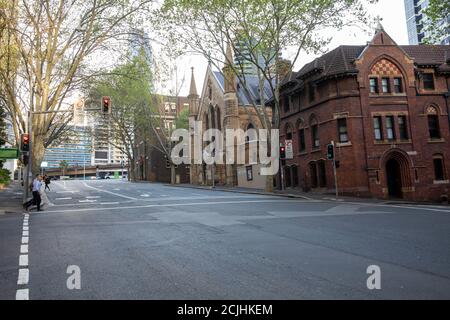 Sydney, Australia. Tuesday 15th September 2020. Deserted streets in Sydney city centre during the usual early evening traffic rush hour as COVID 19 concerns keep office workers working from home.  Credit Martin Berry/Alamy Live News Stock Photo
