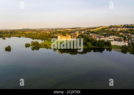 Aerial view of Linlithgow Palace and Linlithgow Loch, West Lothian, Scotland. Stock Photo