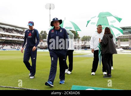 Cricket England V India Second Test Lord S London Britain August 9 18 Umpires Walk Off The Pitch With England S Joe Root And Head Coach Trevor Bayliss During A