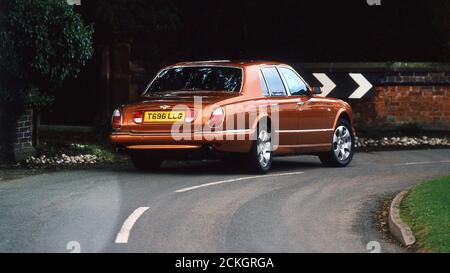 Driving a 1999 Bentley Mulsanne Turbo Red label Stock Photo