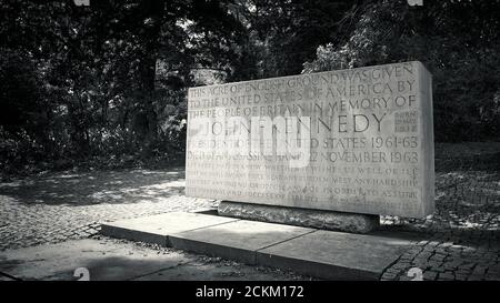 JFK John F Kennedy Memorial, Runnymede, Surrey, UK Stock Photo