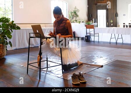 Mathilde Froustey Principle Dancer Of San Francisco Ballet Practices Virtually With Her Ballet Company In An Empty Dining Room At Her Husband Mourad Lahlou S Restaurant Aziza As The Spread Of The Coronavirus