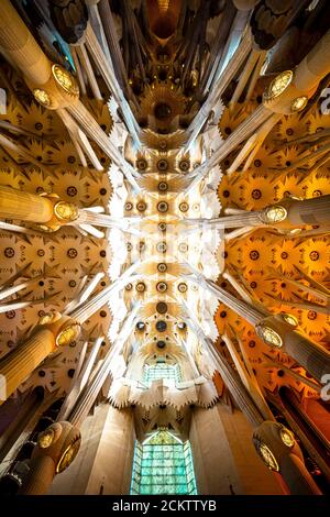 Barcelona, Spain. 16th Sep, 2020. A general inside view of the Basilica of 'La Sagrada Familia' as the construction works go on and the central towers surpass the lateral bell towers, which had made up the iconic profile for the past decades, in height. Credit: Matthias Oesterle/Alamy Live News Stock Photo