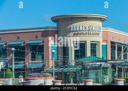 Woodlands waterway woodlands mall in hi-res stock photography and images -  Alamy