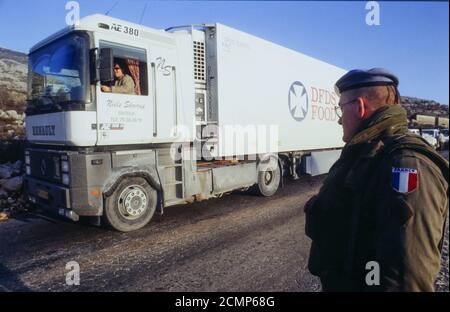 The Peace Convoy, humanity action held by french association Equilibre to deliver supplies to bessieged population of Sarajevo, Bosnia, former Jugoslavia, Central Europa Stock Photo