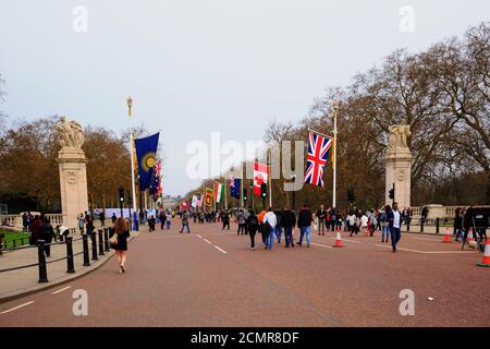 The Mall, London, England, 2018.  The Mall in London leading to Buckingham Palace with Commonwealth Flags flying. These are to welcome Commonwealth le Stock Photo