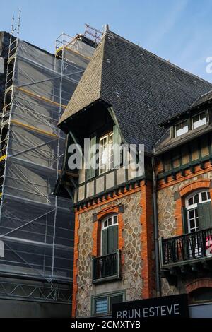 Clermont Ferrand - 08/24/2020 : typical style Auvergne house and new buildings Stock Photo