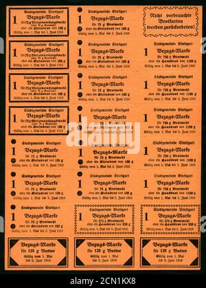 Europa, Deutschland, Baden-Württemberg, Stuttgart , Zeit des 1. Weltkrieges, Lebensmittelmarken ( Bezugsmarken ) , hier für Mehl , Brote und Butter ,  gültig vom 1. Mai  bis 5. Juni 1916 , Größe 17,5 cm x 23,5 cm , Motiv darf nur für journalistische oder wissenschaftliche Zwecke genutzt werden, Rechte werden nicht vertreten . /  Europe, Germany, Baden-Württemberg, Stuttgart, ,  time of WW I , food ration stamps for flour, bread and butter, valid from 1. May to 5. June 1916 , size 17,5 cm x 23,5 cm , image only for journalistic or academic use, there are no rights . Stock Photo