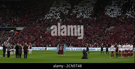 West Ham United Players Observe A Minutes Silence In Honour Of The Leicester City Helicopter Crash Victims Prior To The Carabao Cup Fourth Round Match At The London Stadium Stock Photo