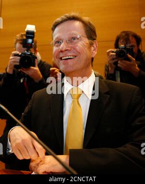 Guido Westerwelle, leader of the pro-business Free Democrats (FDP) arrives for a party fraction meeting in Berlin September 29, 2009.   REUTERS/Thomas Peter  (GERMANY)