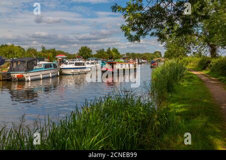 View of canal at Shardlow on a sunny day, South Derbyshire, Derbyshire, England, United Kingdom, Europe Stock Photo