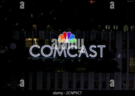 Nbc logo on nbc building hi-res stock photography and images - Alamy