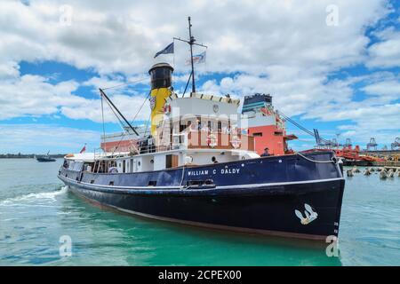 A historic steam tug, the 'William C Daldy' (built in Scotland in 1935) taking passengers on a cruise of Waitemata Harbour, Auckland, New Zealand Stock Photo