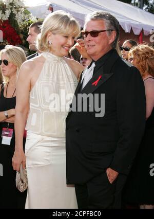 Diane Sawyer and husband Mike Nichols arrive for the 2005 Antoinette ...