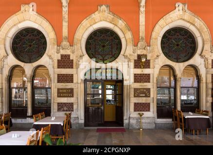 Orient Express Restaurant, historic Sirkeci Train Station, Ottoman art ...