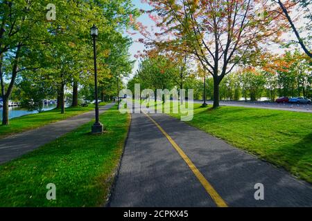 Montreal,Quebec,Canada,September 17, 2020.Sunny day along a bike path.Credit:Mario Beauregard/Alamy News Stock Photo