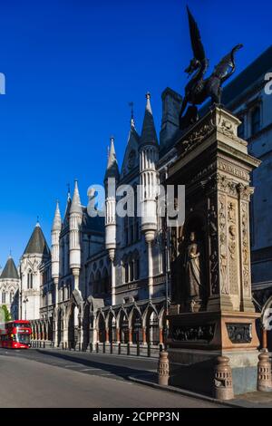 England, London, Holborn, The Strand, Temple Bar Monument and The Royal Courts of Justice Stock Photo