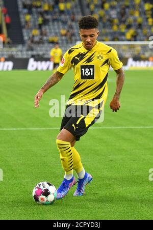 Dortmund, Germany. 19th Sep, 2020. Football: Bundesliga, Borussia Dortmund - Borussia Mönchengladbach, 1st matchday at Signal Iduna Park. Dortmund's Jadon Sancho on the ball. IMPORTANT NOTICE: In accordance with the regulations of the DFL Deutsche Fußball Liga and the DFB Deutscher Fußball-Bund, it is prohibited to use or have used in the stadium and/or from the game taken photographs in the form of sequence images and/or video-like photo series. Credit: Bernd Thissen/dpa/Alamy Live News Stock Photo