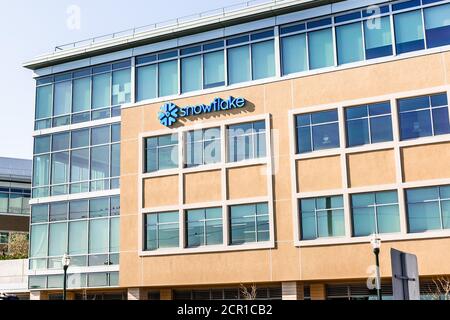 Feb 19, 2020 San Mateo / CA / USA - Snowflake corporate headquarters in Silicon Valley; Snowflake Inc. is a cloud-based data-warehousing startup Stock Photo