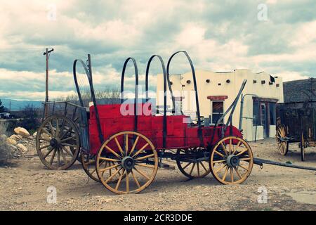Covered wagon on old stage coach road at Oregon Trail Blue Mountain ...