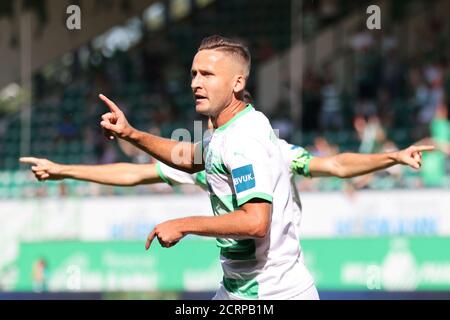 20 September 2020, Bavaria, Fürth: Football: 2nd Bundesliga, SpVgg Greuther Fürth - VfL Osnabrück, 1st matchday, at the Ronhof Thomas Sommer sports park. Fürth's Paul Seguin cheers for his 1-0 goal. Photo: Daniel Karmann/dpa - IMPORTANT NOTE: In accordance with the regulations of the DFL Deutsche Fußball Liga and the DFB Deutscher Fußball-Bund, it is prohibited to exploit or have exploited in the stadium and/or from the game taken photographs in the form of sequence images and/or video-like photo series. Stock Photo