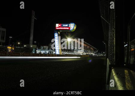 Le Mans, France. 20th September, 2020. Ambiance night and lights during the 2020 24 Hours of Le Mans, 7th round of the 2019-20 FIA World Endurance Championship on the Circuit des 24 Heures du Mans, from September 16 to 20, 2020 in Le Mans, France - Photo Fr..d..ric Le Floc...h / DPPI Credit: LM/DPPI/Frederic Le Floc H/Alamy Live News Stock Photo