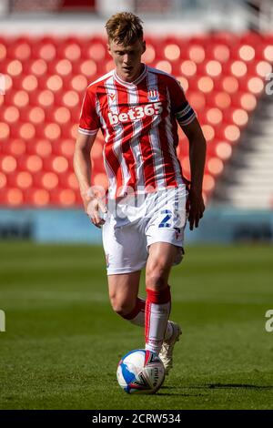 Stoke, Staffordshire, UK. 20th Sep, 2020. 20th September 2020; Bet365 Stadium, Stoke, Staffordshire, England; EFL Championship Football, Stoke City versus Bristol City; Sam Clucas of Stoke City Credit: Action Plus Sports Images/Alamy Live News Stock Photo