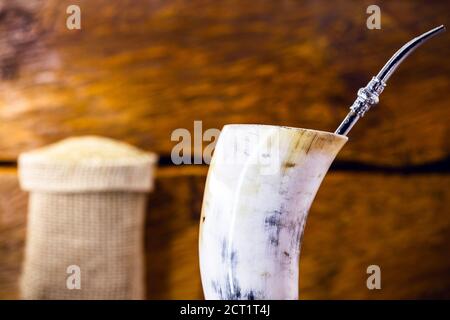 Tereré ou tererê is a typical South American drink made with the infusion of yerba mate in cold water. Accessories for preparing yerba mate. Drink con Stock Photo