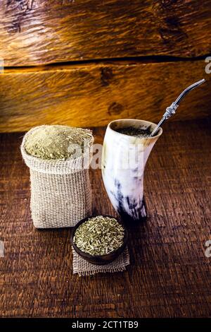 Tereré ou tererê is a typical South American drink made with the infusion of yerba mate in cold water. Accessories for preparing yerba mate. Drink con Stock Photo