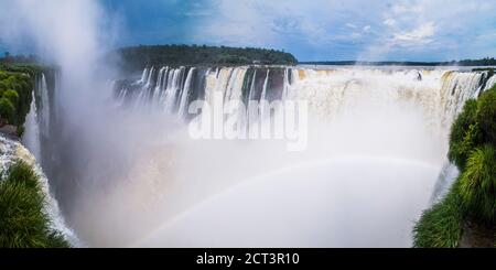 The Devil's Throat, Iguazu Falls (aka Iguassu Falls or Cataratas del Iguazu), Misiones Province, Argentina, South America Stock Photo