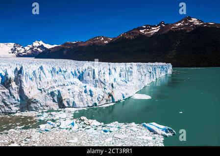 Beautiful Argentinian landscape showing amazing nature at Perito Moreno Glacier, Los Glaciares National Park, near El Calafate, Patagonia, Argentina, South America Stock Photo