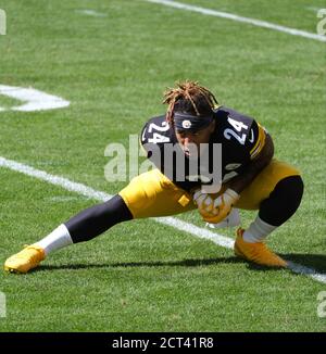 October 17th, 2021: Benny Snell Jr. #24 during the Pittsburgh Steelers vs  Seattle Seahawks game at Heinz Field in Pittsburgh, PA. Jason  Pohuski/(Photo by Jason Pohuski/CSM/Sipa USA Stock Photo - Alamy