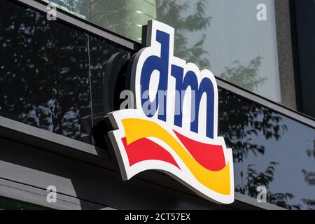 Berlin, Deutschland. 17th Sep, 2020. Berlin, Germany September 17, 2020: Symbolbilder - 2020 DM, drugstore, logo, lettering, feature/symbol/symbol photo/characteristic/detail/| usage worldwide Credit: dpa/Alamy Live News Stock Photo