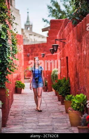 Tourist sightseeing, Santa Catalina Monastery (Convento de Santa Catalina), Arequipa, Peru, South America Stock Photo