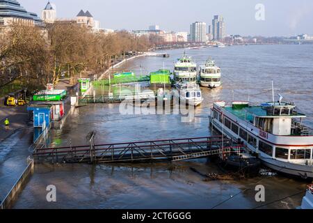 Hochwasser, Rhein, Schiffsanlegestelle, Köln, Nordrhein-Westfalen, Deutschland, Europa Stock Photo