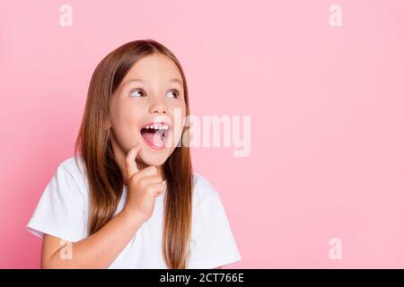 Close-up portrait of her she nice-looking attractive lovely curious ecstatic cheerful cheery foxy ginger girl imagination fantasizing copy empty blank Stock Photo