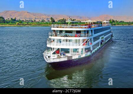 2 ships down the nile egypt Stock Photo - Alamy