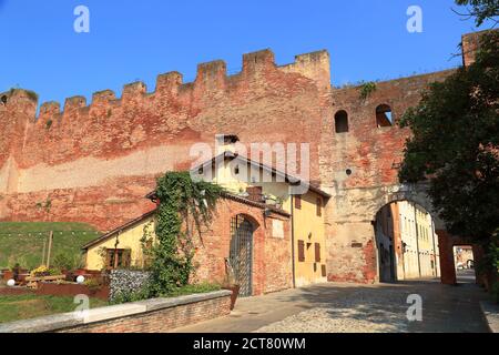 The western gate of the old historical centre of Castelfranco Veneto Stock Photo