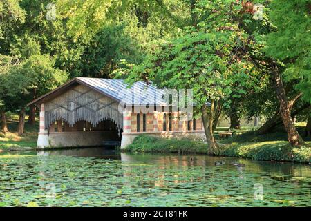 Park pond and cavana boathouse, Villa Parco Bolasco, Historical Park, Castelfranco Veneto
