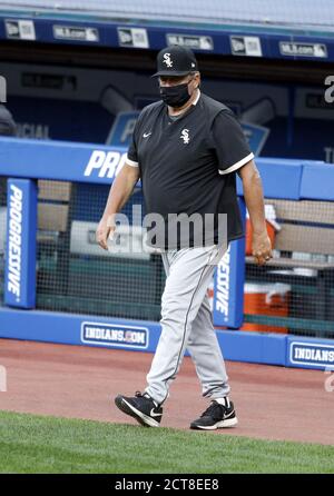 Chicago White Sox pitching coach Don Cooper walks to the dugout after a ...