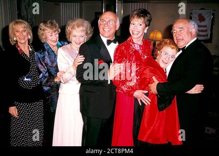 Cloris Leachman, Holland Taylor, Betty White, Gavin McLeod, Mary Tyler Moore, Nancy Walker And Ed Asner pictured in 1990. Credit: Adam Scull/PhotoLink/MediaPunch Stock Photo