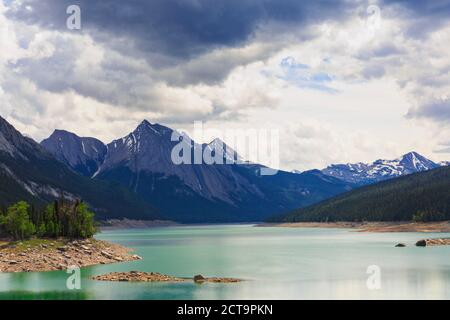 Canada, Alberta, Jasper National Park, Maligne Mountain, Maligne Lake, Medicine Lake Stock Photo