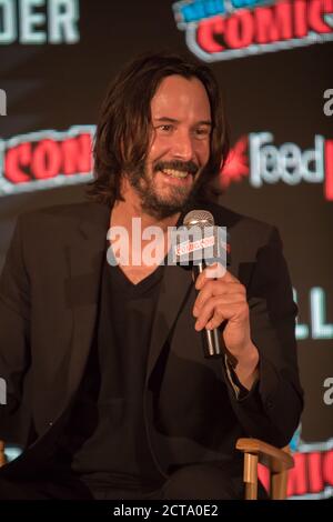 Keanu Reeves talks at NYCC 2017 about Replicas and the future of Bill & Ted Stock Photo