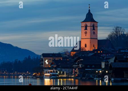 Austria, Salzburg State, Salzkammergut, St. Wolfgang at Lake Wolfgangsee, evening twilight Stock Photo